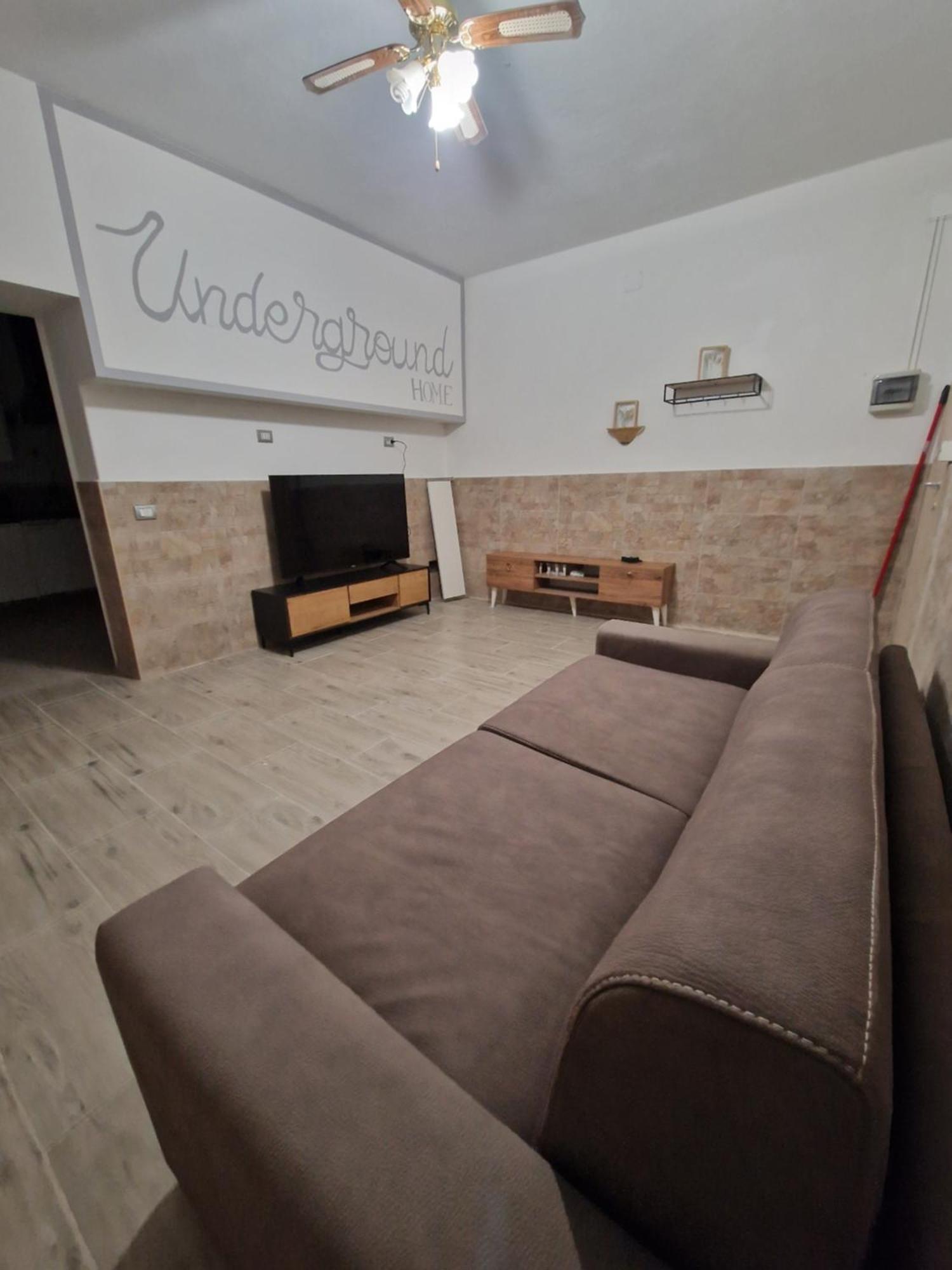 Underground Home Vicino Metropolitana Comasina Cormano Exterior foto
