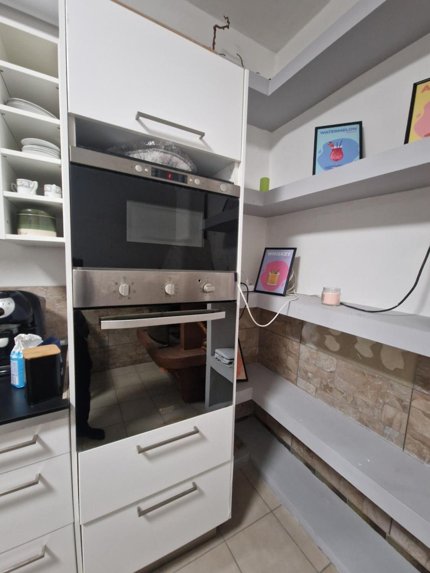 Underground Home Vicino Metropolitana Comasina Cormano Exterior foto